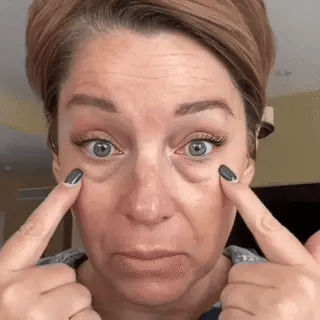 Dlaczego kremy pod oczy, więcej snu i zimne łyżeczki nie działają